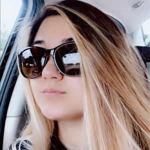 Meet your Posher, Journey